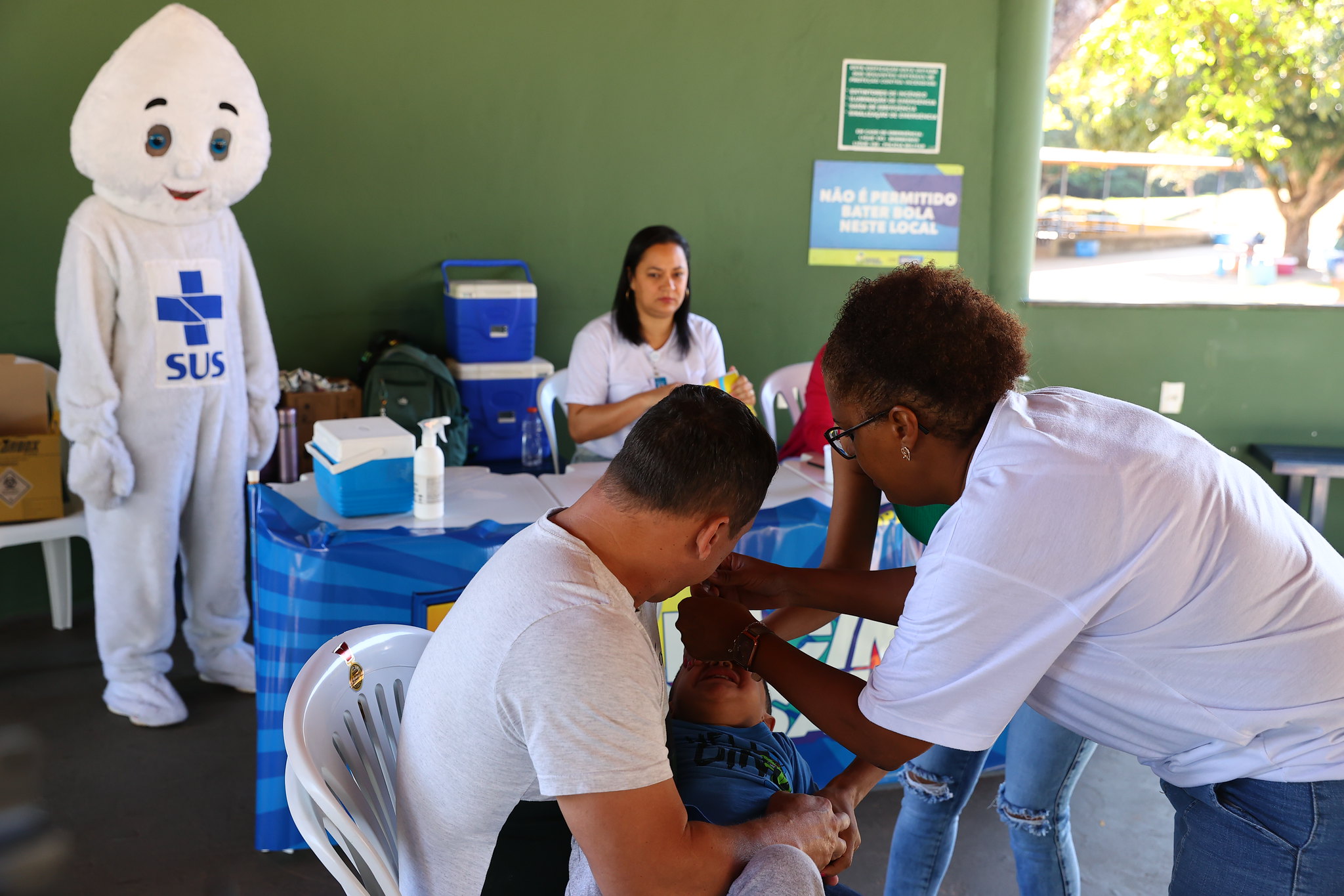Campanha de vacinação contra a poliomielite em Uberlândia