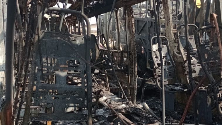 Ônibus do transporte urbano em Uberlândia incendiados