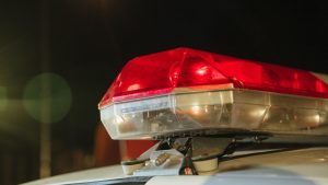 Suspeito e materiais roubados são procurados pela polícia