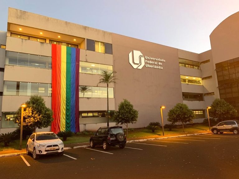 Docentes optaram pelo fim da greve, em reunião do sindicato local.