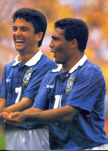 Bebeto e Romário foram campeões mundiais.