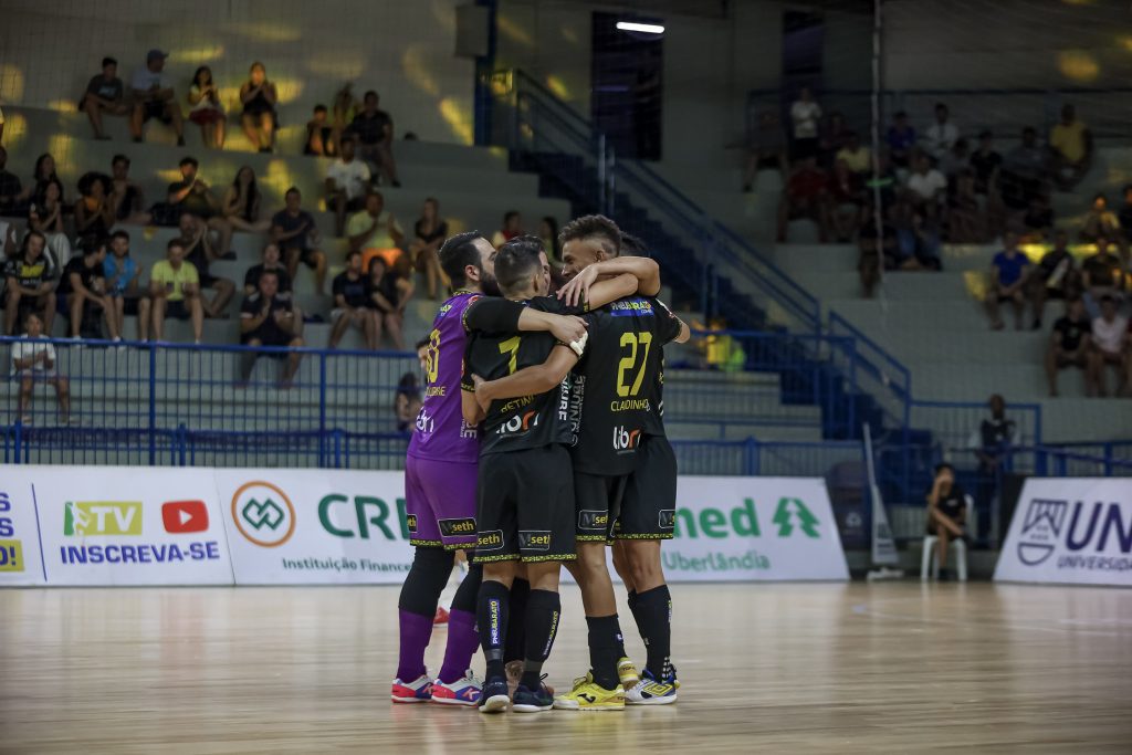 Praia Clube chega a seis jogos de invencibilidade na Liga