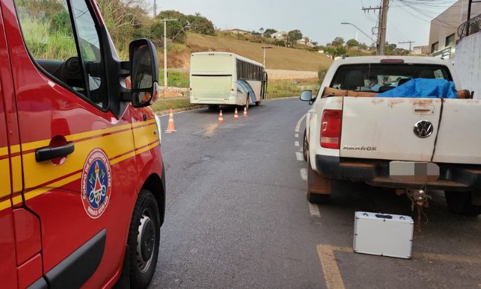 Ciclista atropelado por ônibus