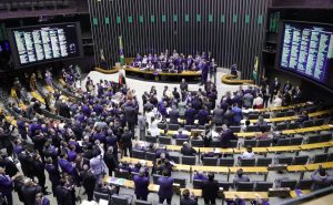 Deputados na votação da regulamentação da Reforma Tributária