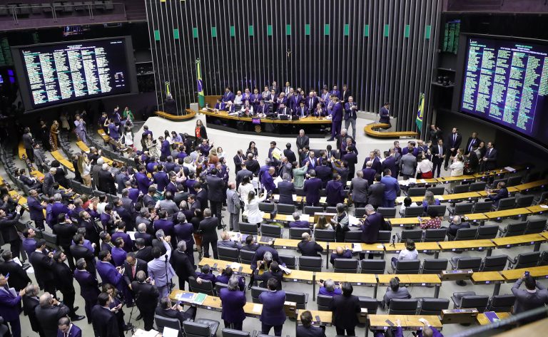 Deputados na votação da regulamentação da Reforma Tributária 