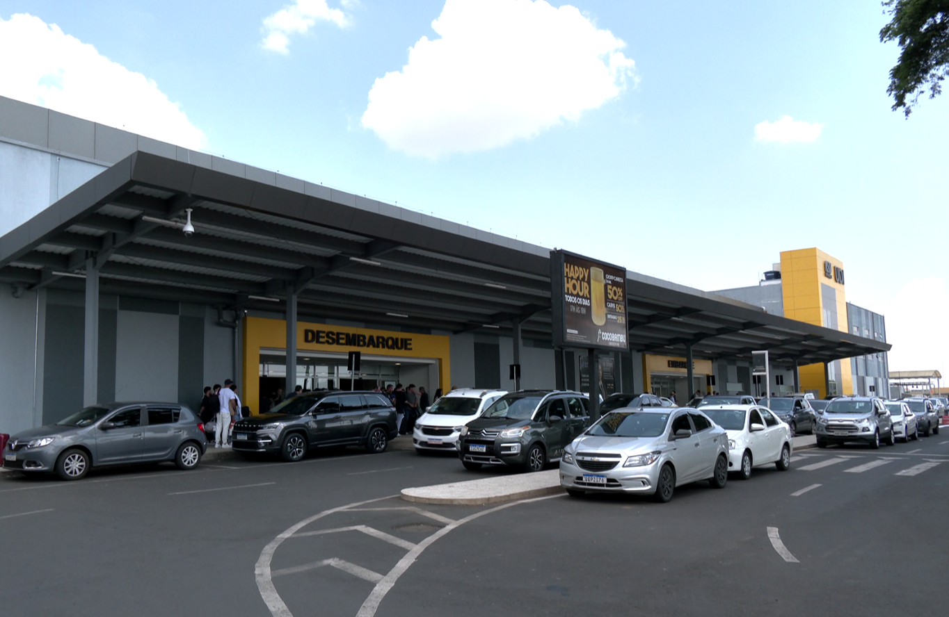 Fachada do aeroporto de Uberlândia Fachada do aeroporto de Uberlândia