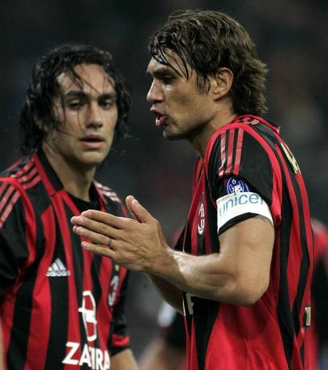 Nesta e Maldini jogaram juntos e se tornaram uma das melhores defesas da história