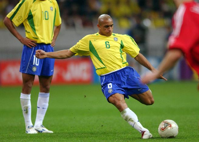 Roberto Carlos foi campeão mundial com a seleção brasileira em 2002