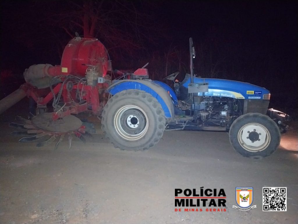 Trator parado na BR-352 causa acidente entre veículos