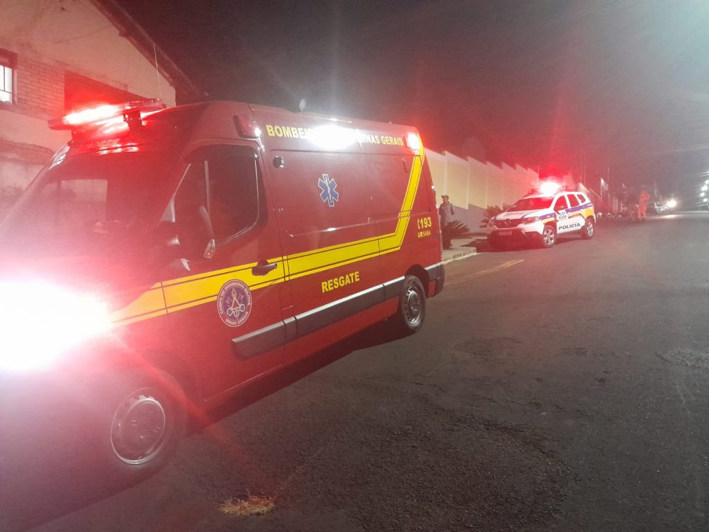  Caso de homem com golpes de facão em Araxá foi registrado na noite desta segunda-feira - Foto: Corpo de Bombeiros/ Divulgação