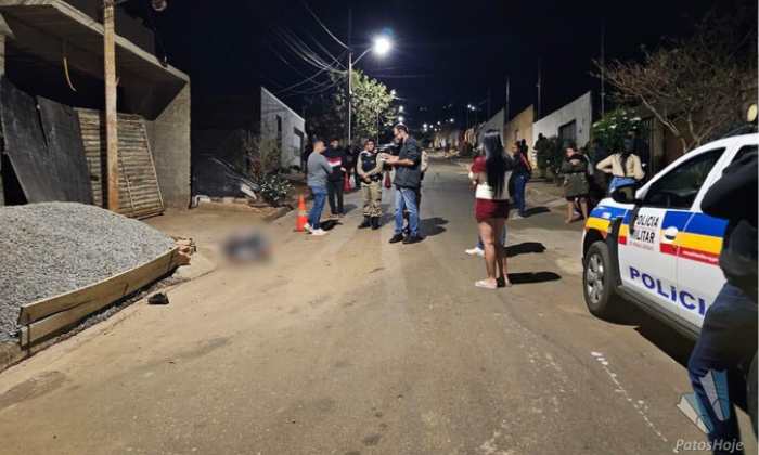 Segundo a PM e o SAMU, homem foi assassinado com cinco tiros no rosto - Foto: Polícia Militar/ Divulgação