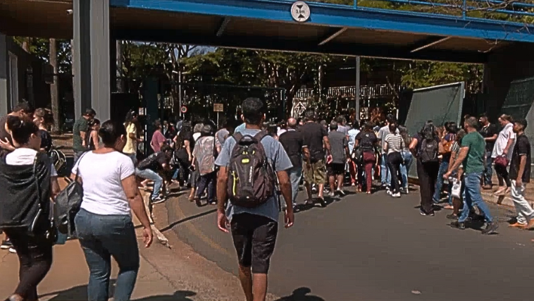 Cerca de 50% dos candidatos não compareceram no dia das aplicação de provas do Concurso Nacional Unificado - Foto: Tv Paranaíba/ Reprodução