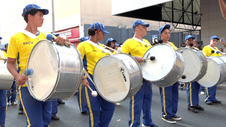 Desfile cívico em Uberlândia