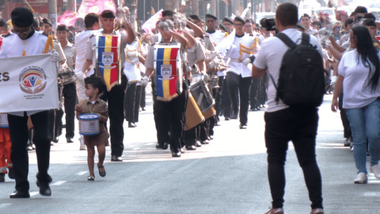 Desfile cívico em Uberlândia