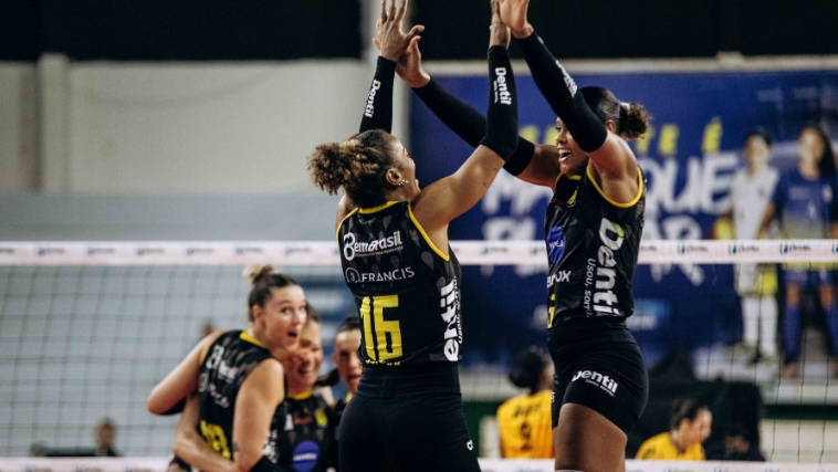 Terceira rodada com vitória da equipe praiana na Superliga Feminina.