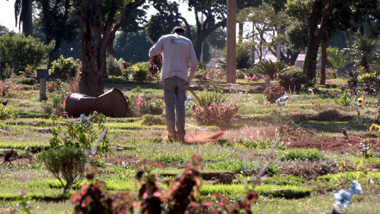 Dia de Finados nos cemitérios de Uberlândia