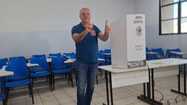 Paulo Sérgio votando