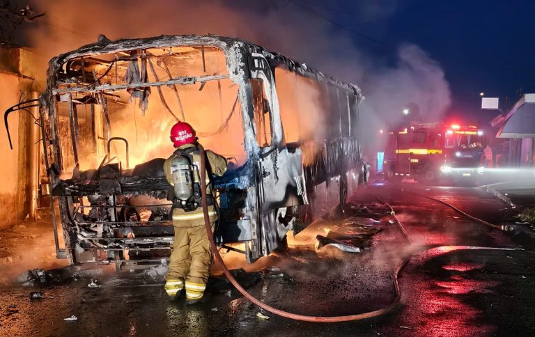 Quarto ônibus incendiado em Uberlândia