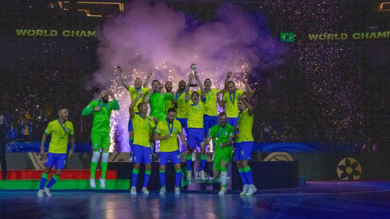 Brasil vence sua maior rival, Argentina, na final da Copa do Mundo de Futsal