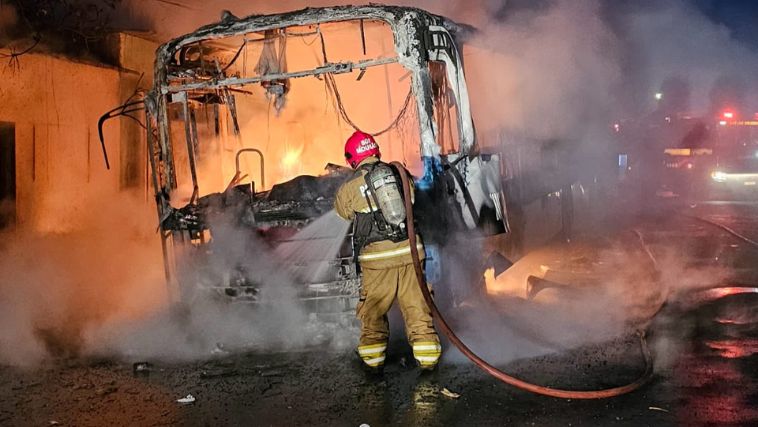 Ônibus incendiado em Uberlândia