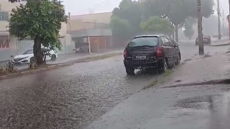 Tempo em Uberlândia com chuva