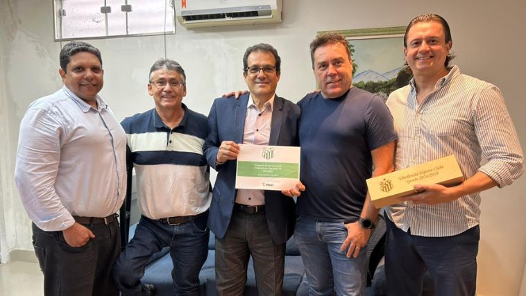 Uberlândia Esporte Clube e dirigentes reunidos