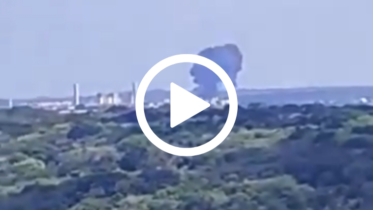 Vídeos mostram momento em que avião da FAB cai no Rio Grande do Sul 