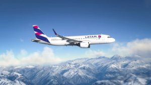 Avião da Latam precisou fazer um pouso forçado - Crédito: Reprodução / LATAM