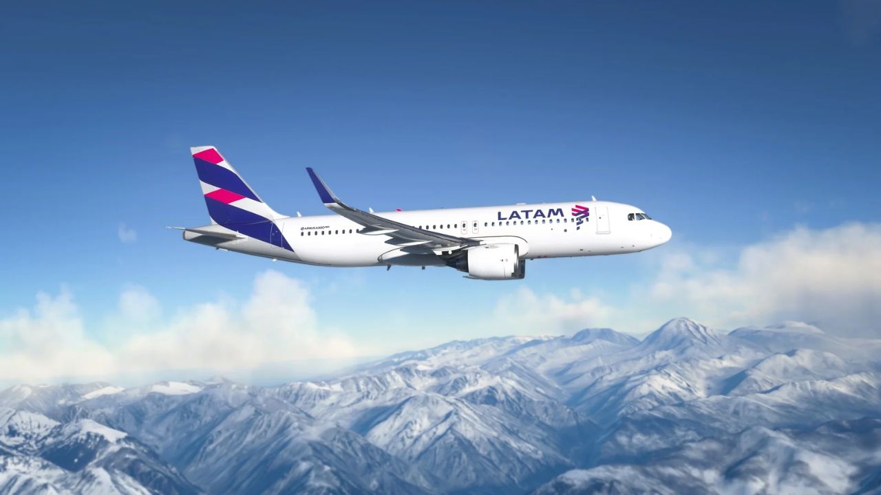 viagem-aviao-latam-ferias Passagens aéreas nacionais variam de R$110 a R$389 - Crédito: Reprodução / LATAM