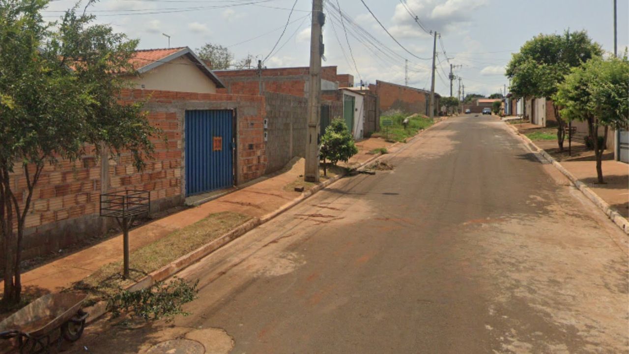 Homem é encontrado com golpes de facadas em Delta