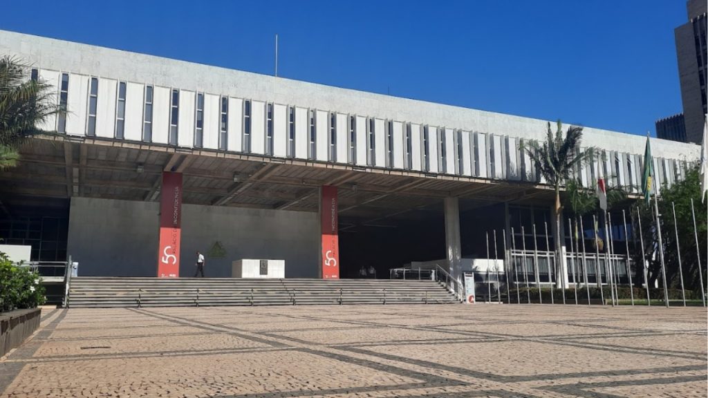 Sede da Assembleia Legislativa de Minas Gerais recebeu projetos que visam à privatização da Cemig e da Copasa Sede da Assembleia Legislativa de Minas Gerais recebeu projetos que visam à privatização da Cemig e da Copasa