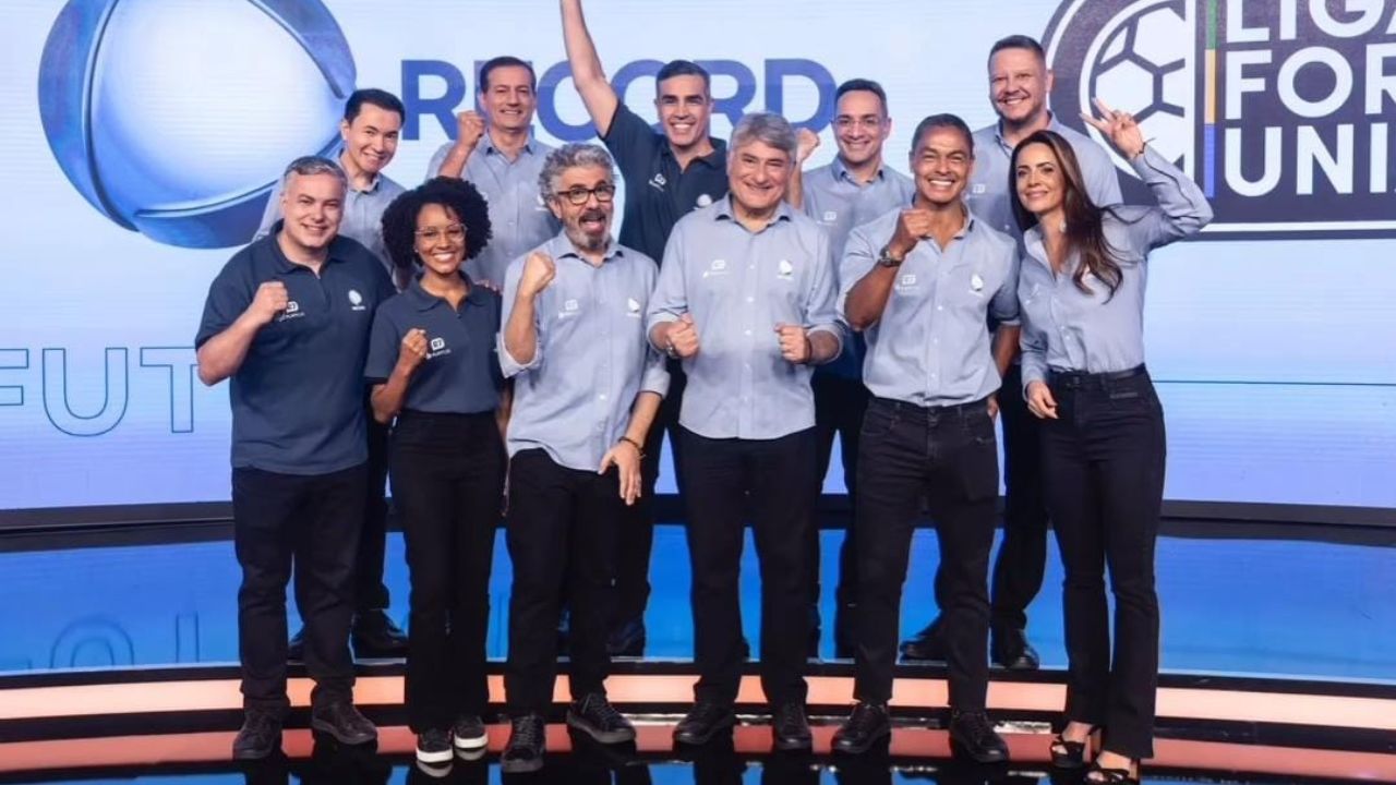 Time de esportes liderado pelo narrador Cleber Machado Time de esportes liderado pelo narrador Cleber Machado