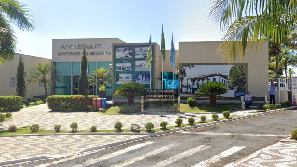 Câmara Municipal de Caldas Novas - Crédito: Google Street View