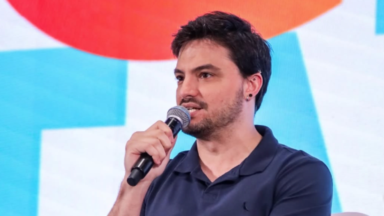Como foi convidado, Felipe Neto pode decidir se comparece ou não para depor na CPI das Bets 