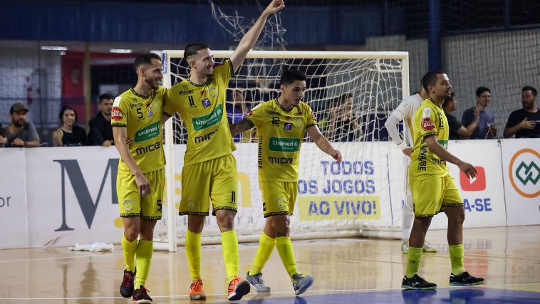 Gilvan marcou duas vezes contra o Santo André