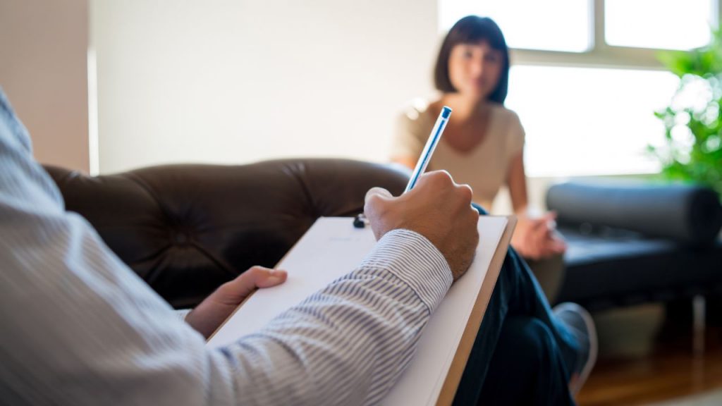 Terapia e acompanhamento psicológico é essencial para controlar a ansiedade Terapia e acompanhamento psicológico é essencial para controlar a ansiedade
