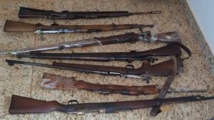 Sete fuzis são apreendidos em operação em Carmo do Paranaíba
