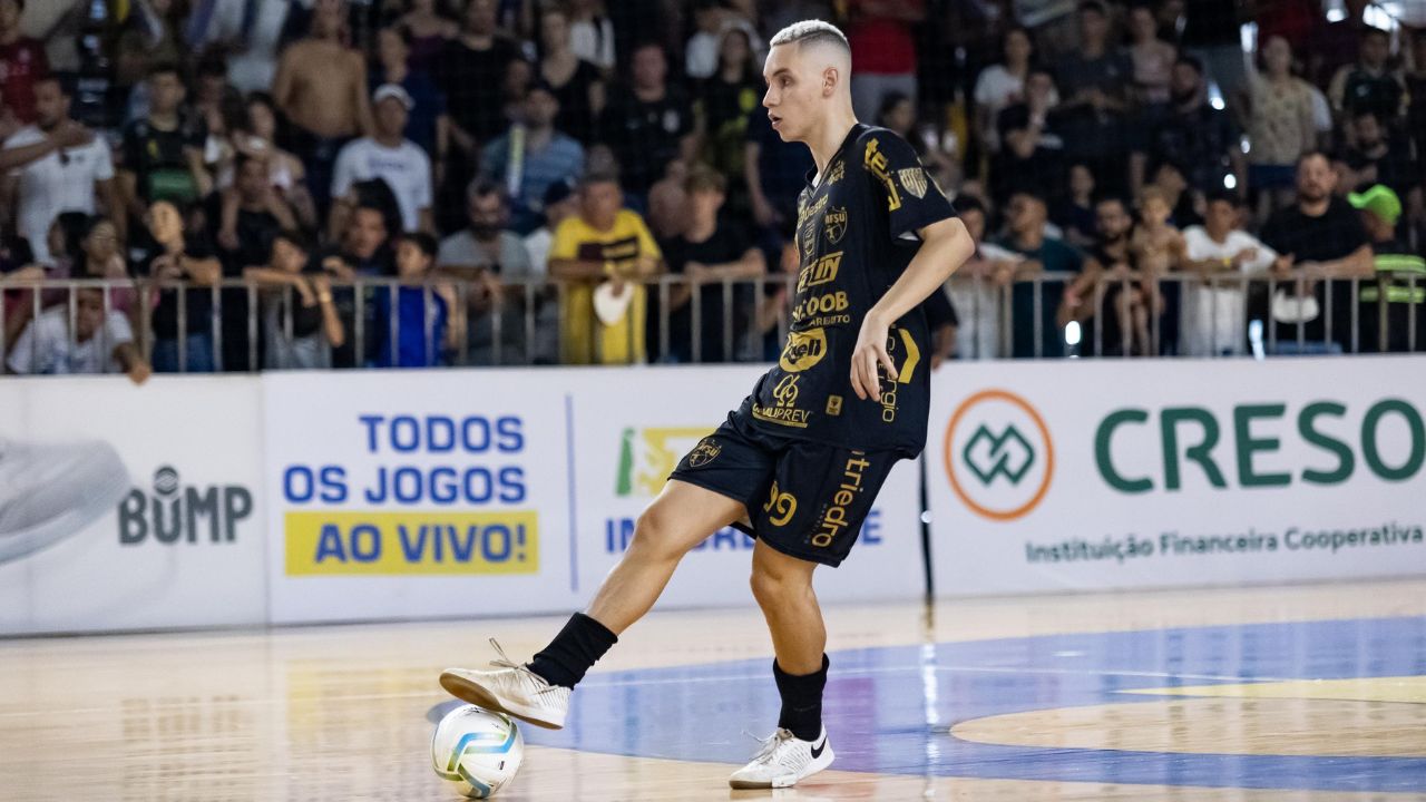 Atleta mineiro é eleito revelação da Liga Nacional de Futsal