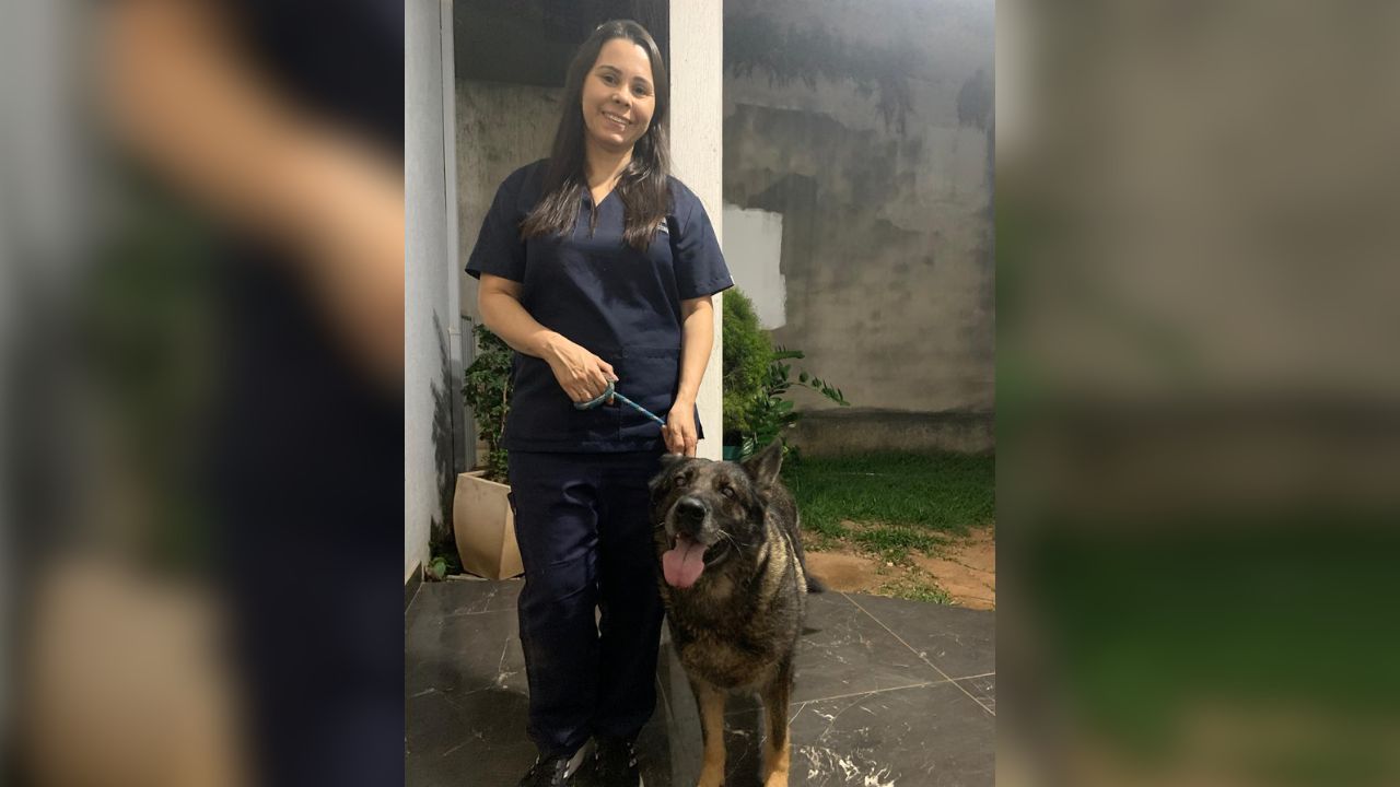 Glayce é a atual tutora de Angel