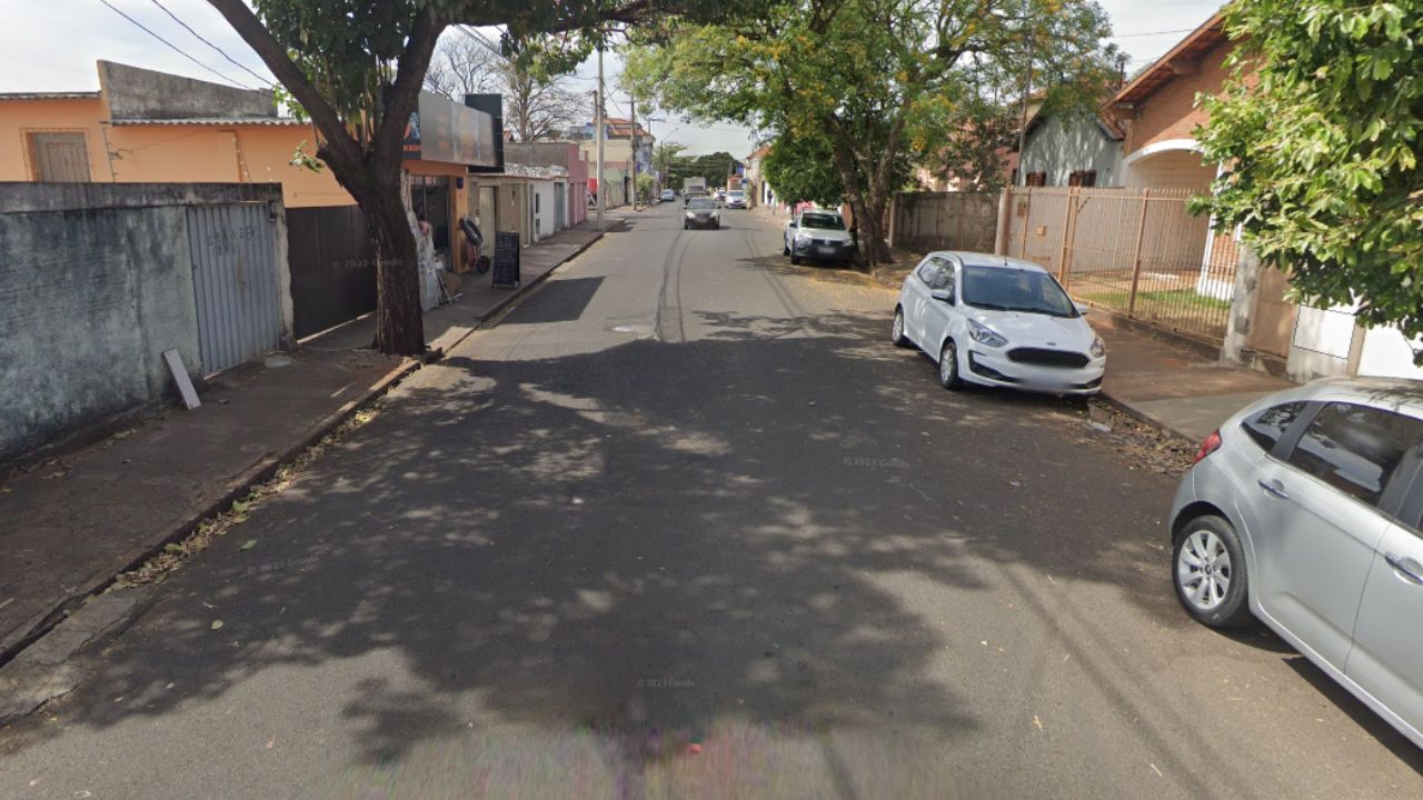 Homem estupra idosa após invadir casa