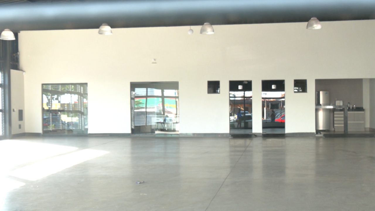 garagem de motos fechada