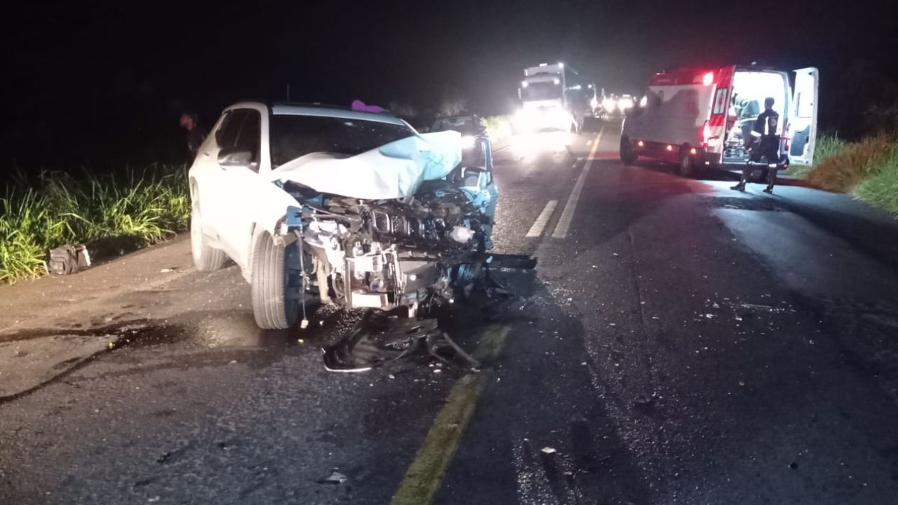 Acidente em ultrapassagem acaba em acidente fatal na BR-365