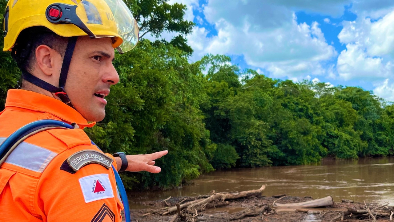 Celular de Amanda Kelly foi encontrado próximo à ponte velha do Rio Tijuco, em Ituiutaba Celular de Amanda Kelly foi encontrado próximo à ponte velha do Rio Tijuco, em Ituiutaba