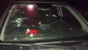 Carro baleado é apreendido depois de ser arrematado em leilão
