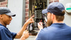 Sine Uberlândia oferta 15 vagas para Eletricista com salário de R$ 3,5 mil 