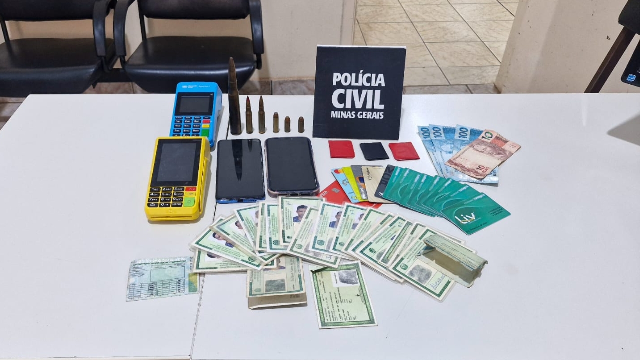 Diversos materiais ilícitos relacionados aos crimes foram apreendidos em Ituiutaba