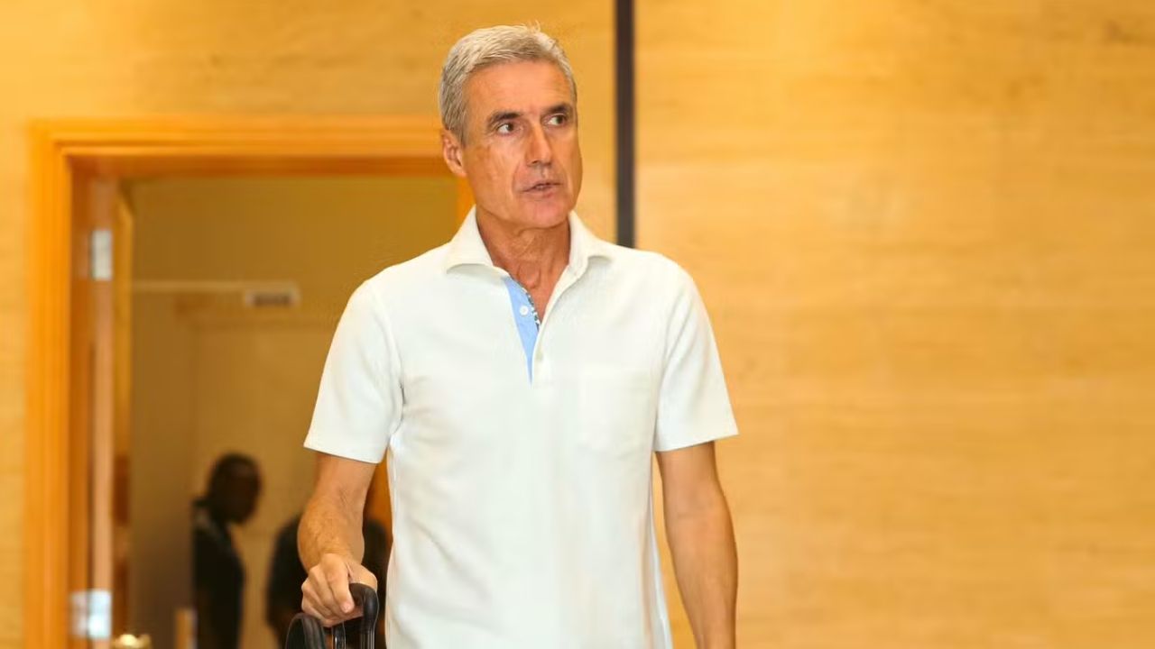 Luis Castro, cotado para substituir Renato Gaúcho