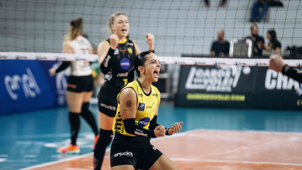 Praia vence Osasco na Superliga Feminina de Vôlei