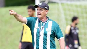 Paulo Roberto Santos, técnico do Uberlândia Esporte Clube
