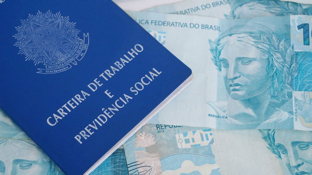 Previsão do salário mínimo em 2025 é de R$ 1.509 - Crédito: Freepik